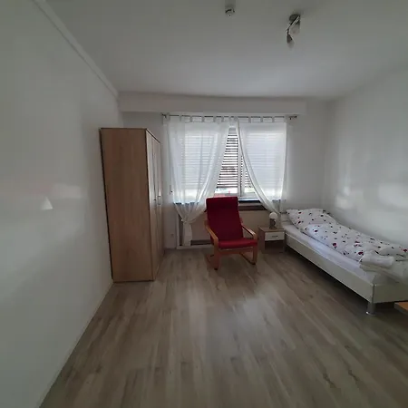 Δωμάτια σε οικογενειακή κατοικία Schoenes An Der Universitaetsklinik Μάιντς