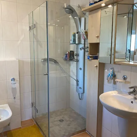 Δωμάτια σε οικογενειακή κατοικία Schoenes An Der Universitaetsklinik Μάιντς