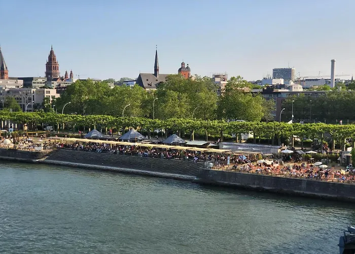 Schoenes An Der Universitaetsklinik Mainz